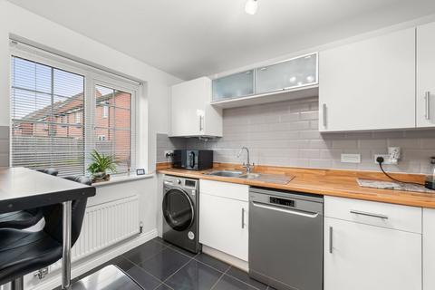 54 Hathersage Close, Grantham, NG31 7GP