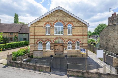 3 bedroom ground floor flat for sale, High Street, Leighton Buzzard LU7