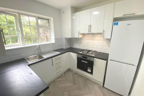 3 bedroom maisonette to rent, Springfield Close, Stanmore