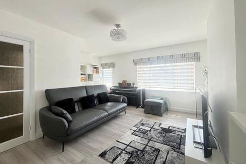 39 Chelmsford Avenue, Romford, RM5 3UX