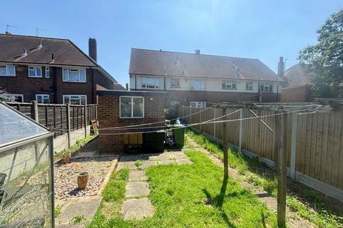 39 Chelmsford Avenue, Romford, RM5 3UX
