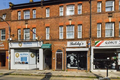 2 bedroom flat to rent, Flat 2 18-20 Cambridge Street, Aylesbury, Buckinghamshire