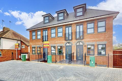 undefined, Silverdale Road , Bushey WD23
