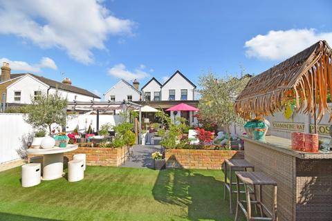 4 bedroom detached house for sale, Gore Road, Burnham, Buckinghamshire, SL1