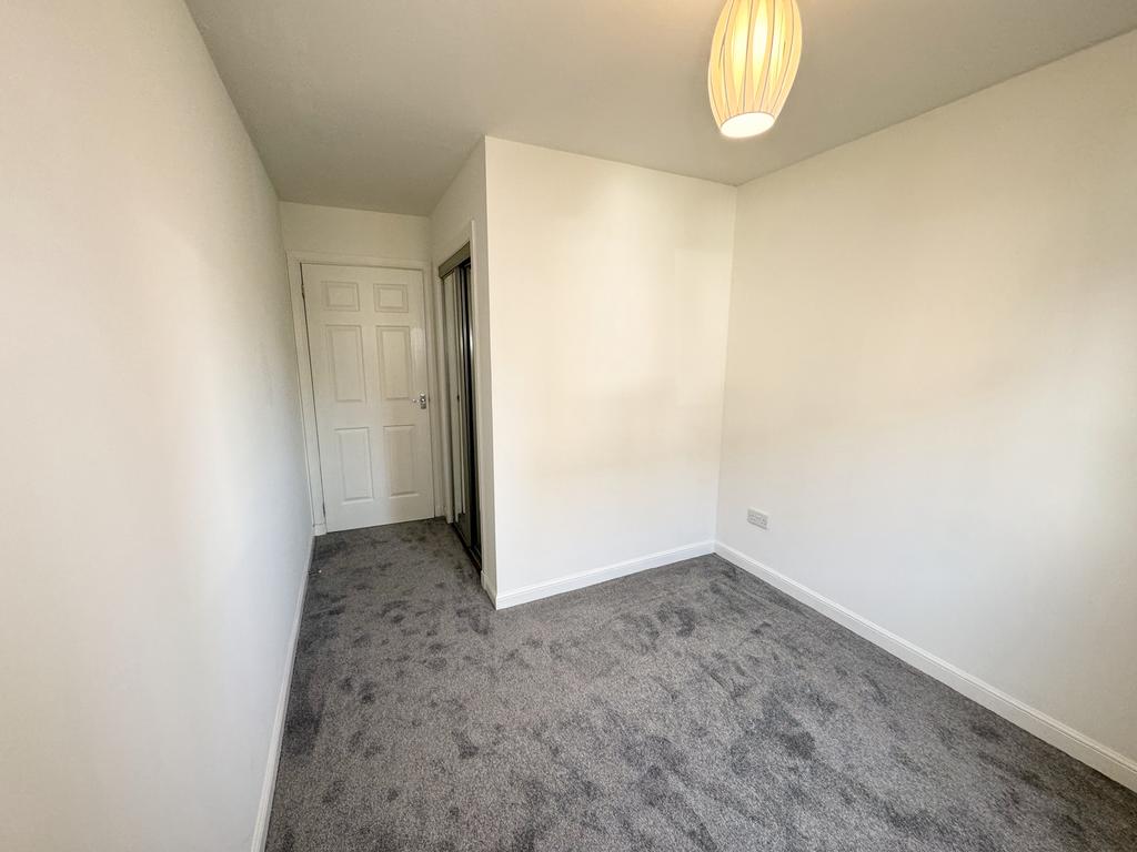 Bedroom 2 (2)