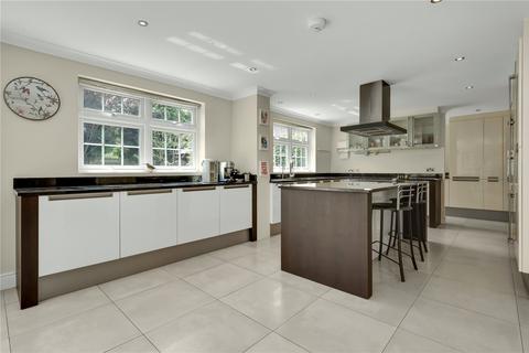 104 Molesey Park Road, East Molesey, KT8 0JX