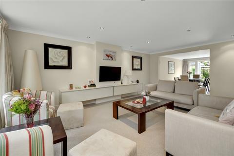 104 Molesey Park Road, East Molesey, KT8 0JX
