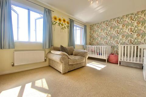 14 Blake Close, Whiteley, Fareham, PO15 7LT