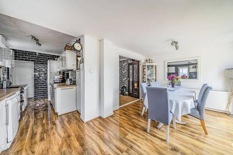 110 Ridgeway Drive, Bromley, BR1 5DD