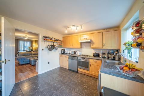 54 Lingfield Close, Netherton, Bootle, L30 1BB