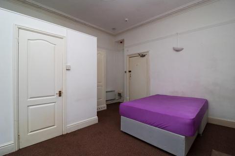 Studio to rent, St James Terrace, Leicester, LE2