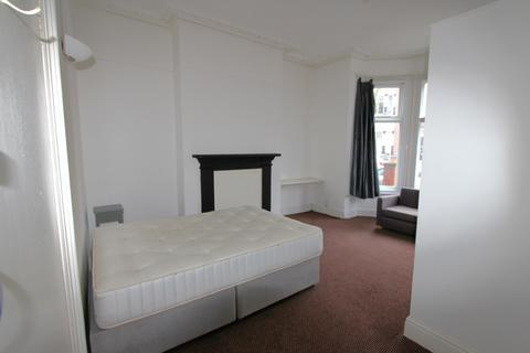 Studio to rent, St James Terrace, Leicester, LE2