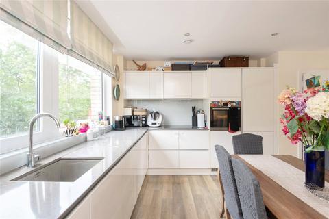 3 bedroom apartment to rent, Butler Court, Battersea SW11