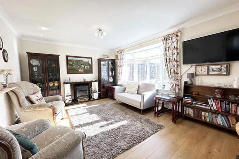 31 Walnut Way, Swanley, BR8 7TS