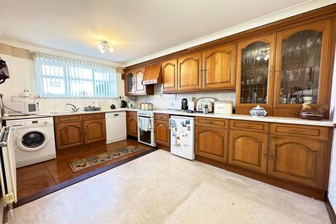 31 Walnut Way, Swanley, BR8 7TS
