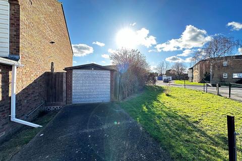 31 Walnut Way, Swanley, BR8 7TS