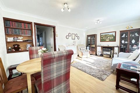 31 Walnut Way, Swanley, BR8 7TS