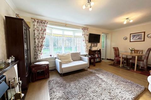 31 Walnut Way, Swanley, BR8 7TS