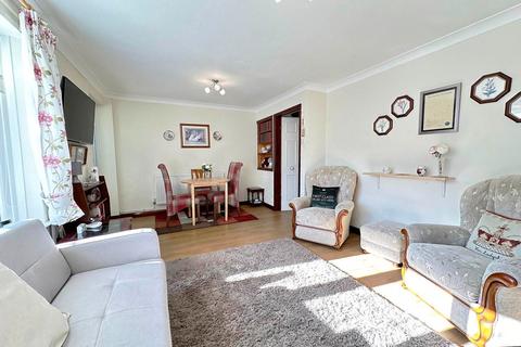 31 Walnut Way, Swanley, BR8 7TS