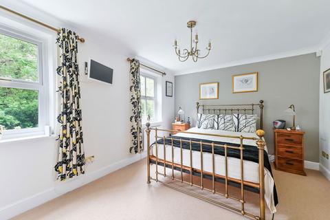 13 Mill View Close, Ewell, Epsom, KT17 2DW