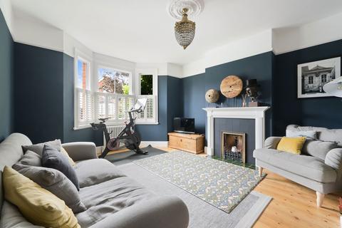 32 Beauchamp Road, West Molesey, KT8 2PG
