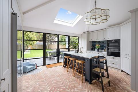 32 Beauchamp Road, West Molesey, KT8 2PG