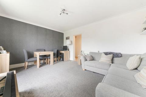 2 bedroom apartment for sale, Longfield Crescent, Tadworth KT20