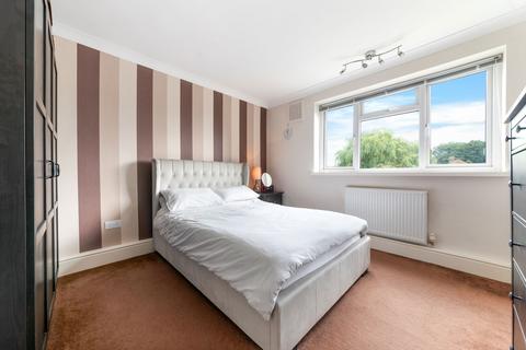 2 bedroom apartment for sale, Longfield Crescent, Tadworth KT20