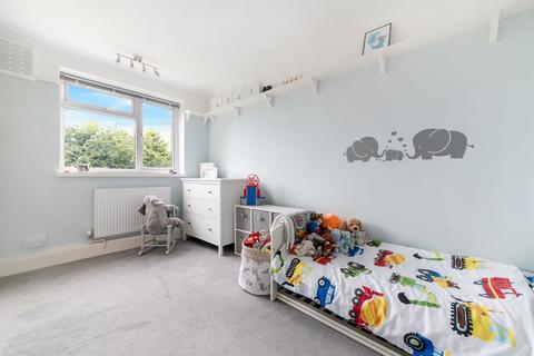 2 bedroom apartment for sale, Longfield Crescent, Tadworth KT20