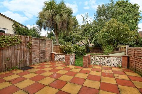 47 Alwold Crescent, London, SE12 9AG