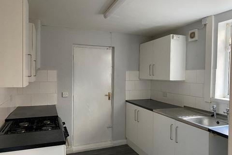 2 bedroom terraced house to rent, Pitt Street, Hull, HU3 6PN