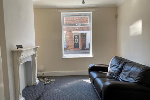 2 bedroom terraced house to rent, Pitt Street, Hull, HU3 6PN