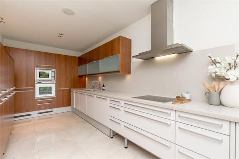 1/10 Succoth Avenue, Edinburgh, EH12 6BE
