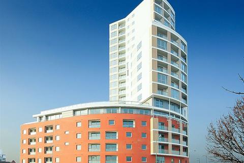 2 bedroom flat to rent, High Road, Ilford IG1