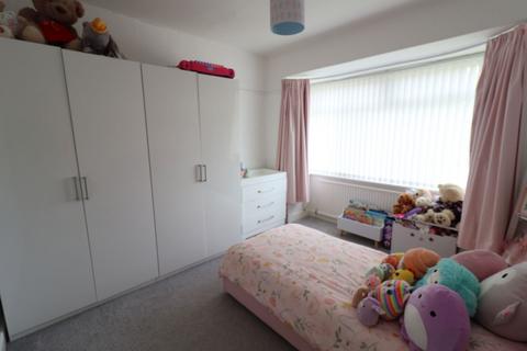 184 Bridle Road, Eastham, Wirral, CH62 8AU