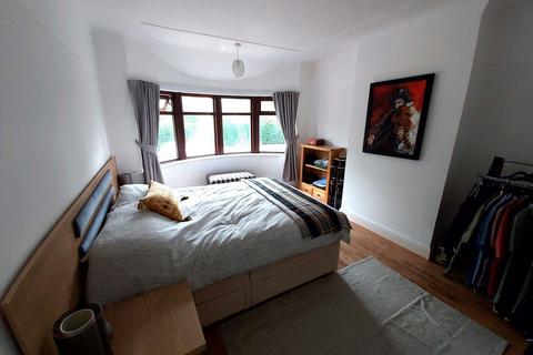 220 Heath Road, Wirral, CH63 2HG