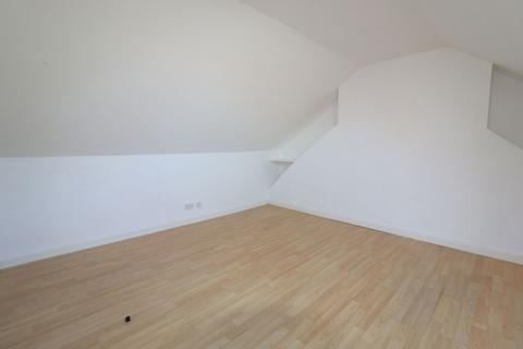 220 Heath Road, Wirral, CH63 2HG