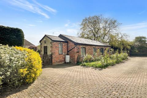 2 bedroom barn conversion for sale, Windmill Road, Hertfordshire LU1