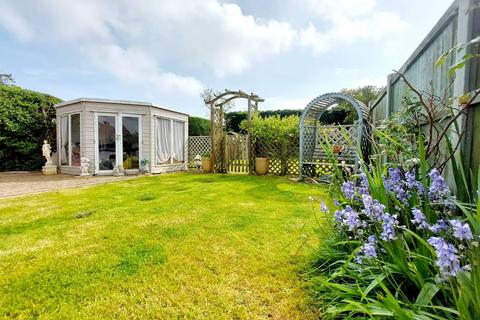 9 Goodwood Close, High Halstow, Rochester, ME3 8SU