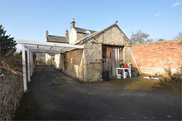 Garage/Workshop