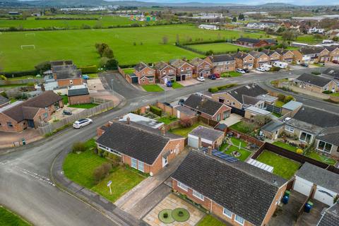 49 Crown Drive, Bishops Cleeve, Cheltenham, GL52 8EA