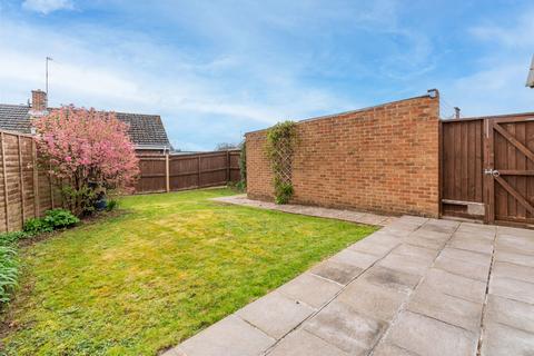 49 Crown Drive, Bishops Cleeve, Cheltenham, GL52 8EA