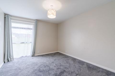 49 Crown Drive, Bishops Cleeve, Cheltenham, GL52 8EA