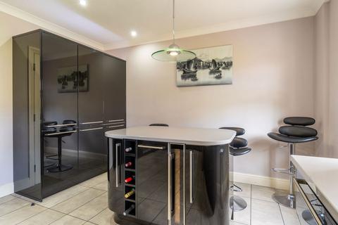 4 bedroom terraced house for sale, Morningside Close, Cheltenham GL52