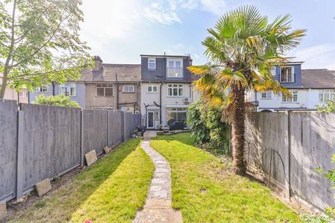18 Waddon Park Avenue, Croydon, CR0 4LU