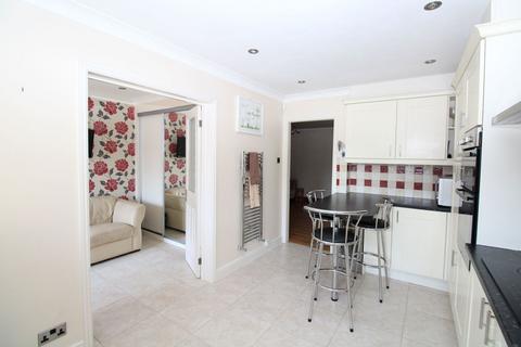 3 bedroom townhouse for sale, Chichester Avenue, Dudley DY2