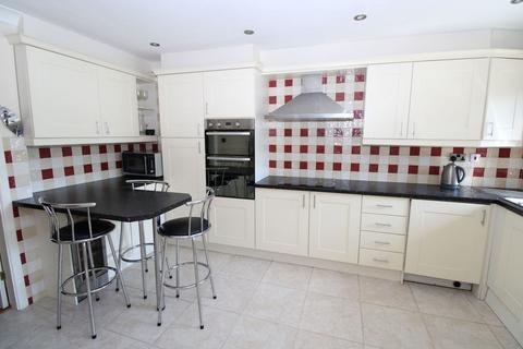 3 bedroom townhouse for sale, Chichester Avenue, Dudley DY2