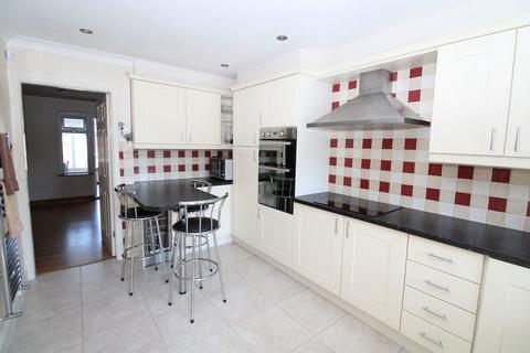 3 bedroom townhouse for sale, Chichester Avenue, Dudley DY2