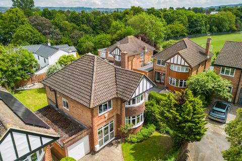 7 Bournside Close, Cheltenham, GL51 3AR
