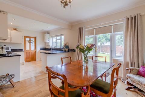 7 Bournside Close, Cheltenham, GL51 3AR